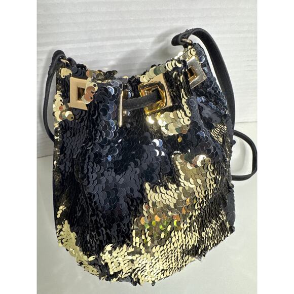 Retro style Sequin bucket bag in black and gold with pull closing inside lined - Picture 5 of 16